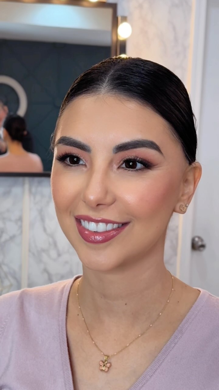 Fresh, Glowy Skin for this beautiful Momma to be! 💕
Makeup by @bellawithcarmen
•
#mua #makeup #beauty #tips #tricks #beautytips #womenowned #fyp #eyemakeup #lashes #contour #beforeandafter #phoenixmakeupartist #phoenixmua #arizonamakeupartist #arizonamua #arizonabrides #bridalmakeup #brides #makeupclasses #makeuptutorial #hair#makeuplooks #bellamakeup #teambellamakeup