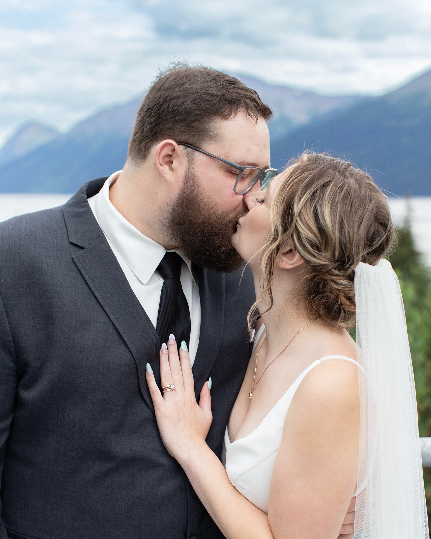 “I love you not only for what you are, but for what I am when I am with you.” — 𝘌𝘭𝘪𝘻𝘢𝘣𝘦𝘵𝘩 𝘉𝘢𝘳𝘳𝘦𝘵𝘵 𝘉𝘳𝘰𝘸𝘯𝘪𝘯𝘨 ✨
My wedding package pricing will be changing on May 1st - if you are interested in putting a deposit on a date do it soon to lock in my current pricing!
•
•
•
•
•
#alaskaproposal #alaskaadventure #alaskalife #alaskaphotography #anchorage #weddingphotography #alaskaweddingvenues #alaska #engagedinalaska #engaged #elopmentphotographer #alaskaengagementphotographer #alaskaelopement