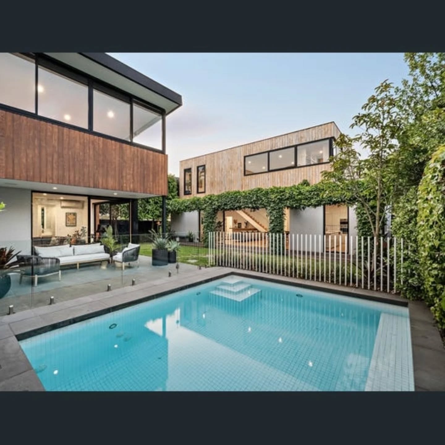 One of our past Elwood projects recently sold and still looking faultless after all the years 🏊♀️💧🏝
#poolbuilder
#swimmingpool
#swimming
#elwood
#bayside
#baysidemelbourne
#baysidepools
#landscapedesign
#landscape