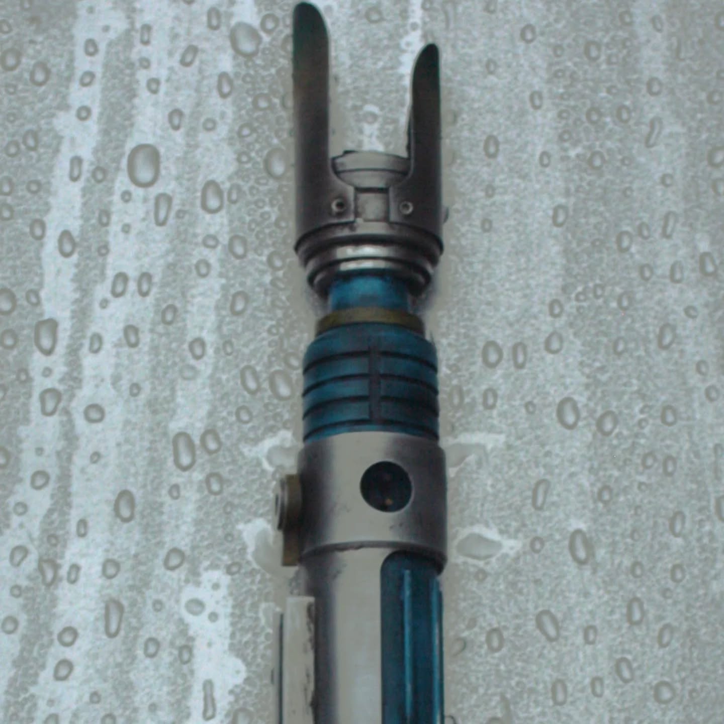 A portion of every sale of our Rebel lightsaber will go to support relief efforts in Ukraine. So, if you need a reason to buy another lightsaber... Now you have it 😉