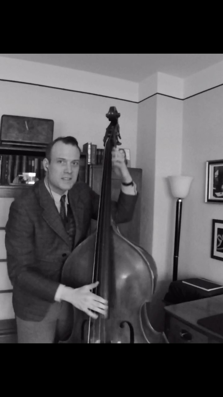 Playing with Milt Hinton‘s performance of “Pluckin‘ The Bass” by Cab Calloway And His Orchestra (1939) Part 1.
#milthinton #cabcalloway #slapdoublebass #swing #doublebass #1930s #vintagefashion, #slapbass #stringbass #gutstringbass #oldtimes #vintage #30sfashion #music #bass #jazz #jazzmusic #rhythm #joy