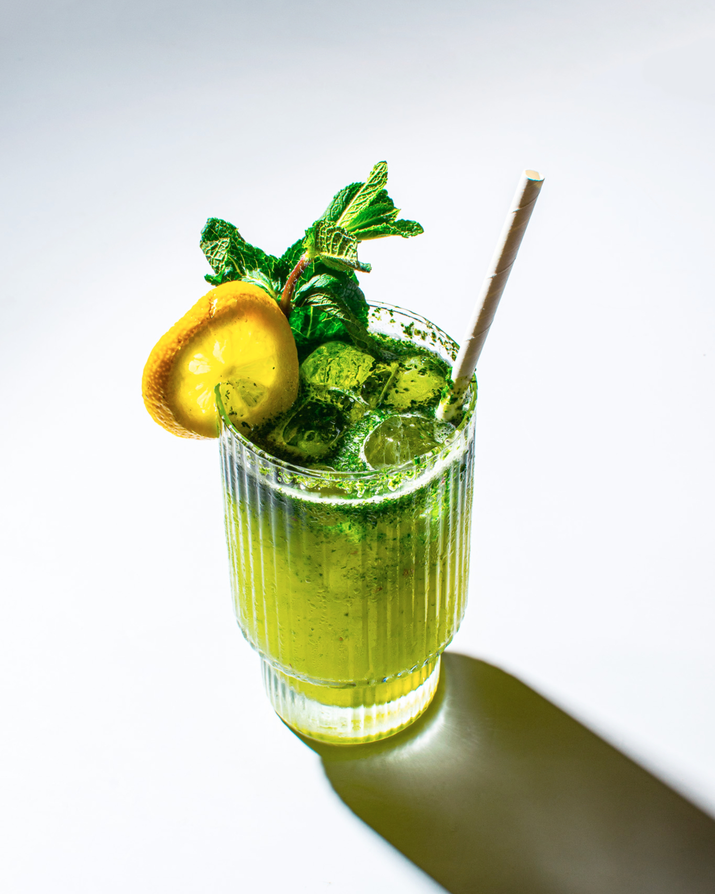 Soleil + cocktails = combo parfait !🌞💦
Les beaux jours sont là, alors viens siroter nos cocktails frais, fruités et préparés à la minute…
A déguster sur place ou à emporter ! ✅
💫 Au resto comme à la maison !
📍 68 route de Roissy, Tremblay-en-France
#cocktailseason #cocktailmaison #restaurant93