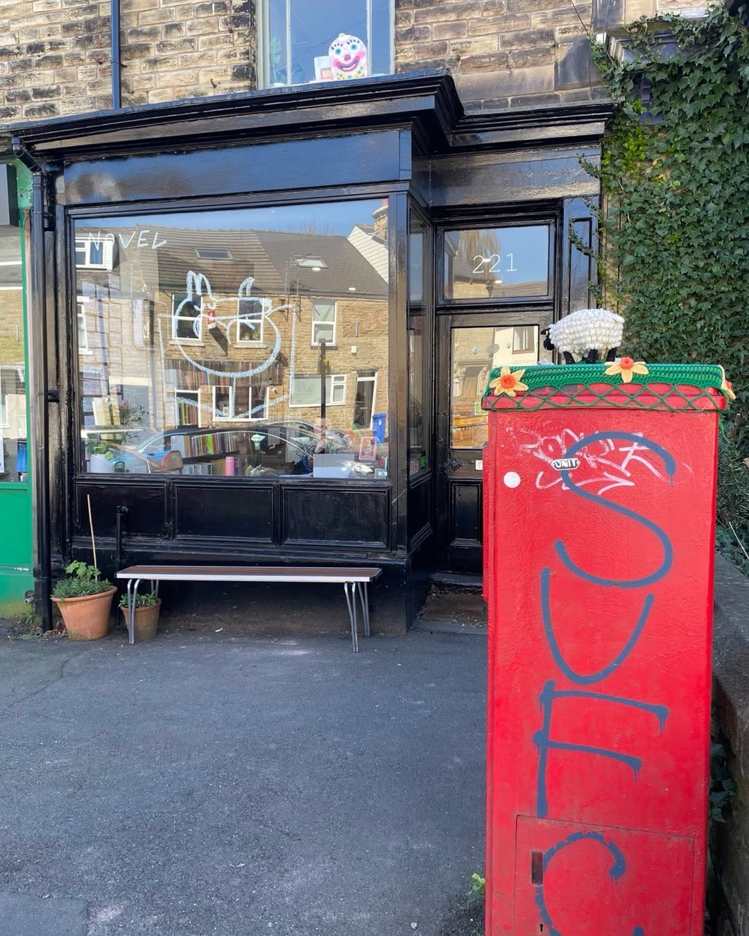 What a fab shop this is novelsheffield had rather a good carrot cake and got a new book.