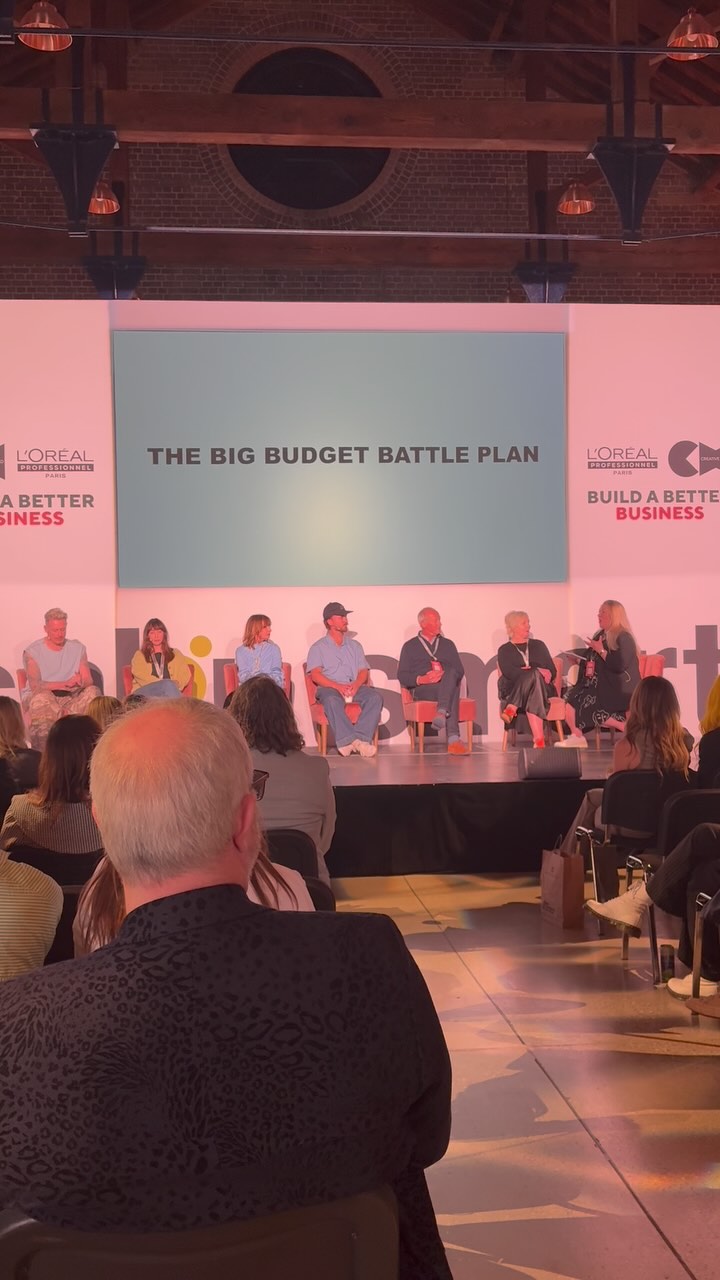 Great day yesterday with @creativeheadmag at #salonsmart ! Learnt so much and left feeling positive about all the new changes with the budget! Thanks to all the amazing speakers throughout the day 💕
@samantha.cusick
@hiltonsophia
@dylanbradshawdb
@kitchhair
Plus many more!
@creativeheadmag #salonsmart #business #businessmotivation #businessowner #hair #hairsalons #salonsmart2025
