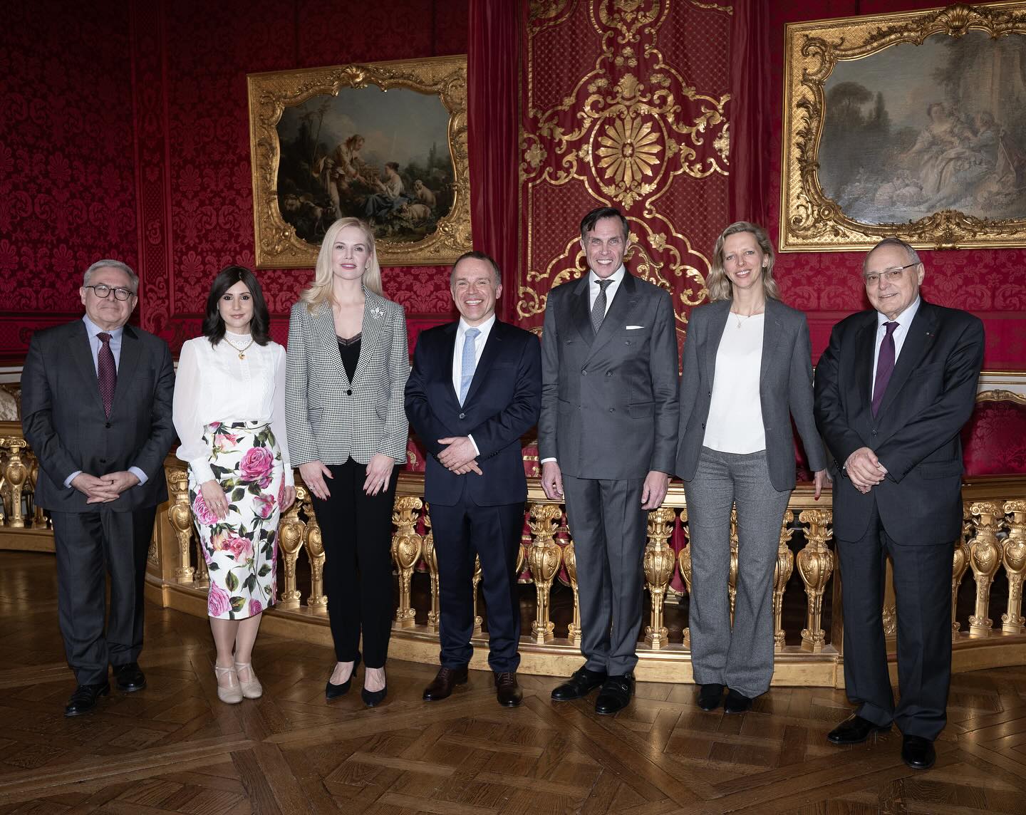 🏆 La cérémonie du Prix Hugues Capet 2024 s’est déroulée en présence de nombreuses personnalités du monde des lettres, de l’histoire et de la culture, venues honorer le talent de Laurent Avezou et célébrer la mémoire de Sully, figure majeure de l’histoire de France.
🙏 Un grand merci à tous ceux qui ont contribué au succès de cet événement et à ceux qui soutiennent, année après année, notre engagement en faveur de l’histoire et du patrimoine français à travers la littérature.
*****************************************
#prixhuguescapet #archivesnationales #tallandier #charlesphilippedorleans #princecharlesphilippedorleans #princecharlesphilippe #princedorleans #ducdanjou #naomidorleans #naomivaleskadorleans #princessenaomidorleans #princessenaomi #princessedorleans #duchessedanjou #maisonroyaledefrance #france