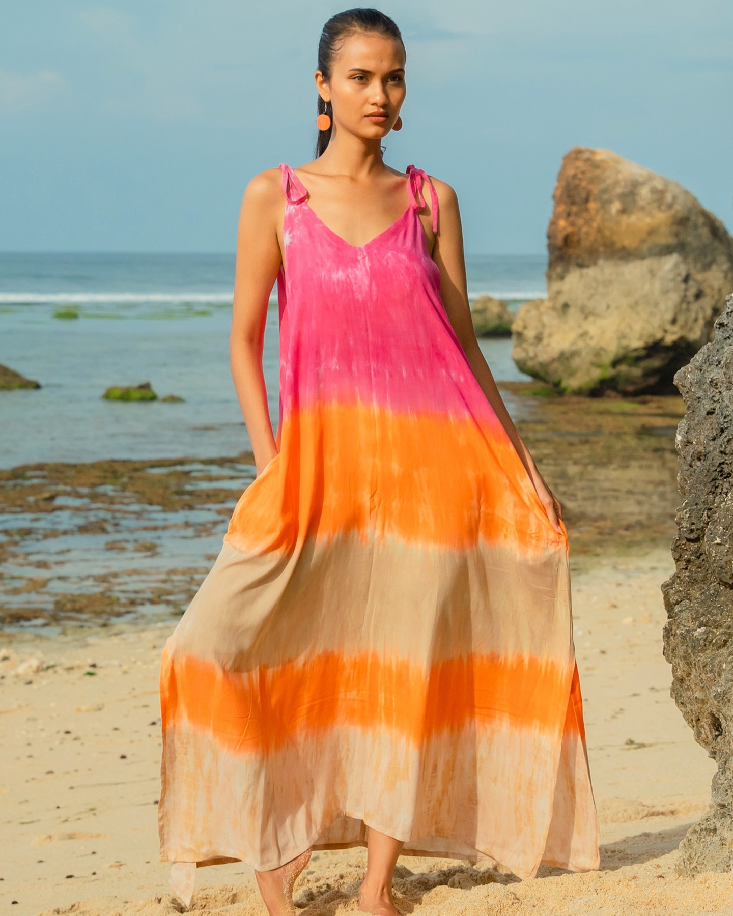 The beautiful sunny weather has us dreaming about our summer wardrobes! ☀️✨
At The Painted Elephant, we’ve got you covered with bright, bold patterns and breezy, flattering styles from our one-size collection.
Handmade in lovely Bali, and available now! 🌴💫
#summerwardrobe #handmadeinbali #boldandbright #onesizefitsall #shopsmalluk #brightclothing #colourfulclothing #summerdresses #shoplocaluk #onesizeclothing