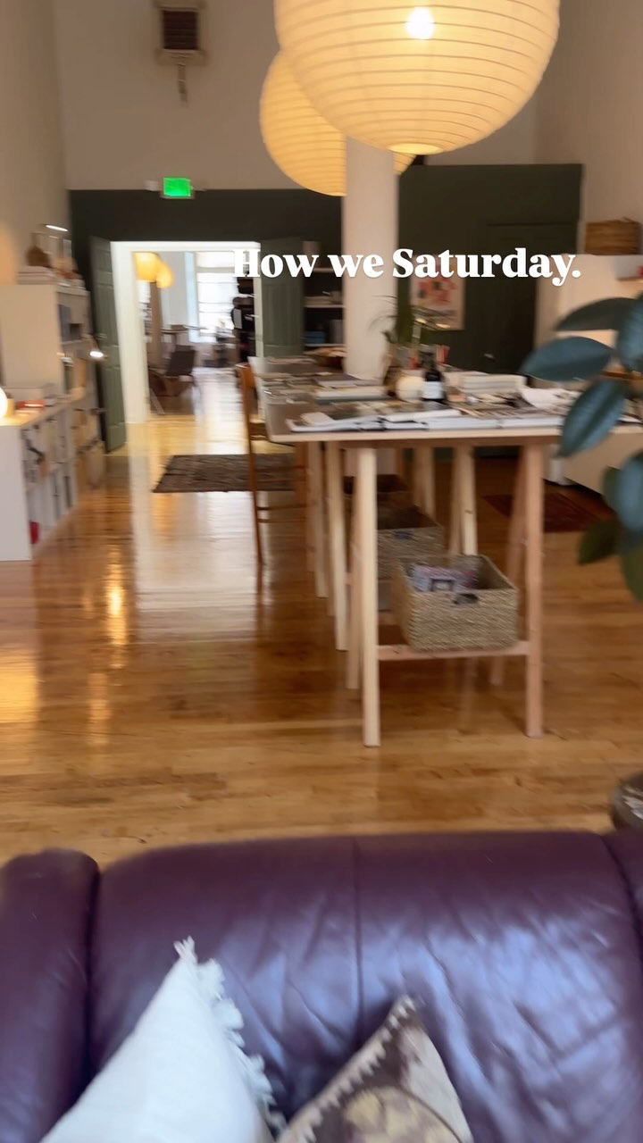 We’re just hanging out over here. 🤗 If you’re curious about what @drurybynum is up to pop by on April 11 starting at 4pm for a little open house. Dru has teamed up with @trueboho.art to teach others how to unlock the inner artist and learn to paint like the masters. It’s pretty exciting stuff 🤍 dm me for the address.
#truebohemians #interiordesigner #painter #baltimore #folkmodern