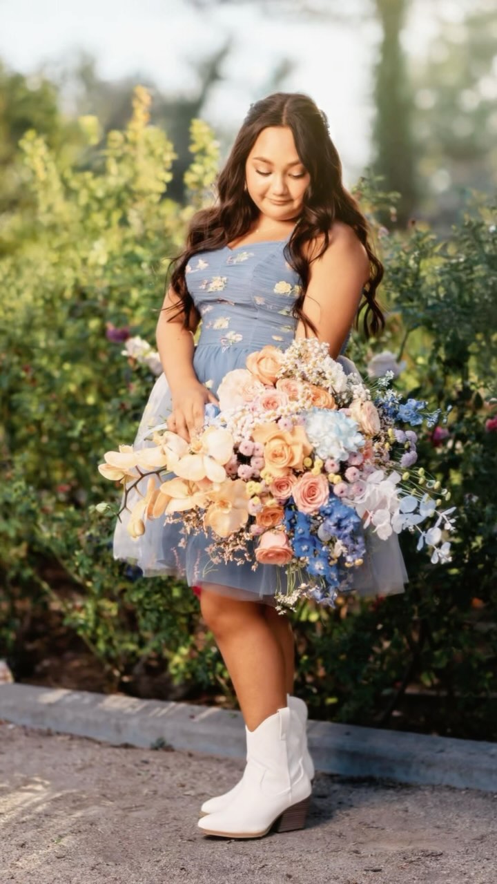 Our Beautiful XV’eras! Angelina Bridgette 🤍
Makeup by @bellawithcarmen
•
#mua #makeup #beauty #tips #tricks #beautytips #womenowned #fyp #eyemakeup #lashes #contour #beforeandafter #phoenixmakeupartist #phoenixmua #arizonamakeupartist #arizonamua #arizonabrides #bridalmakeup #brides #makeupclasses #makeuptutorial #hair#makeuplooks #bellamakeup #teambellamakeup