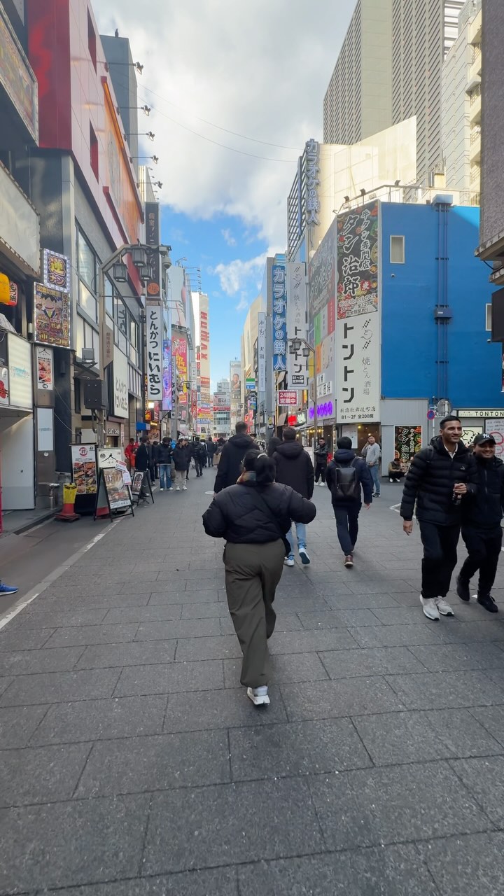 Organized chaos, endless motion, and a rhythm only this city knows.—Tokyo in motion. #qingtravels #japanadventures #tokyo #tokyostreet