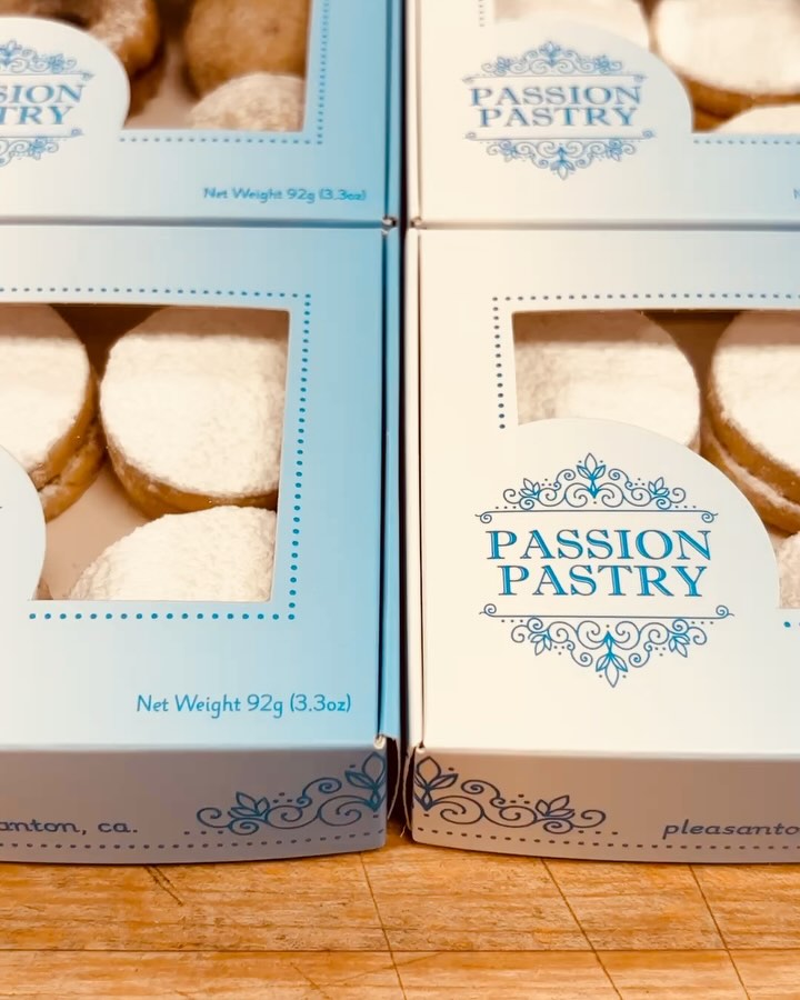 New boxes just came inโจโจ Available in boxes of 4, 8, and 16
.
.
.
.
#bakery #desserts #alfajores #linzer #explore #cookies #gourmet #boutique