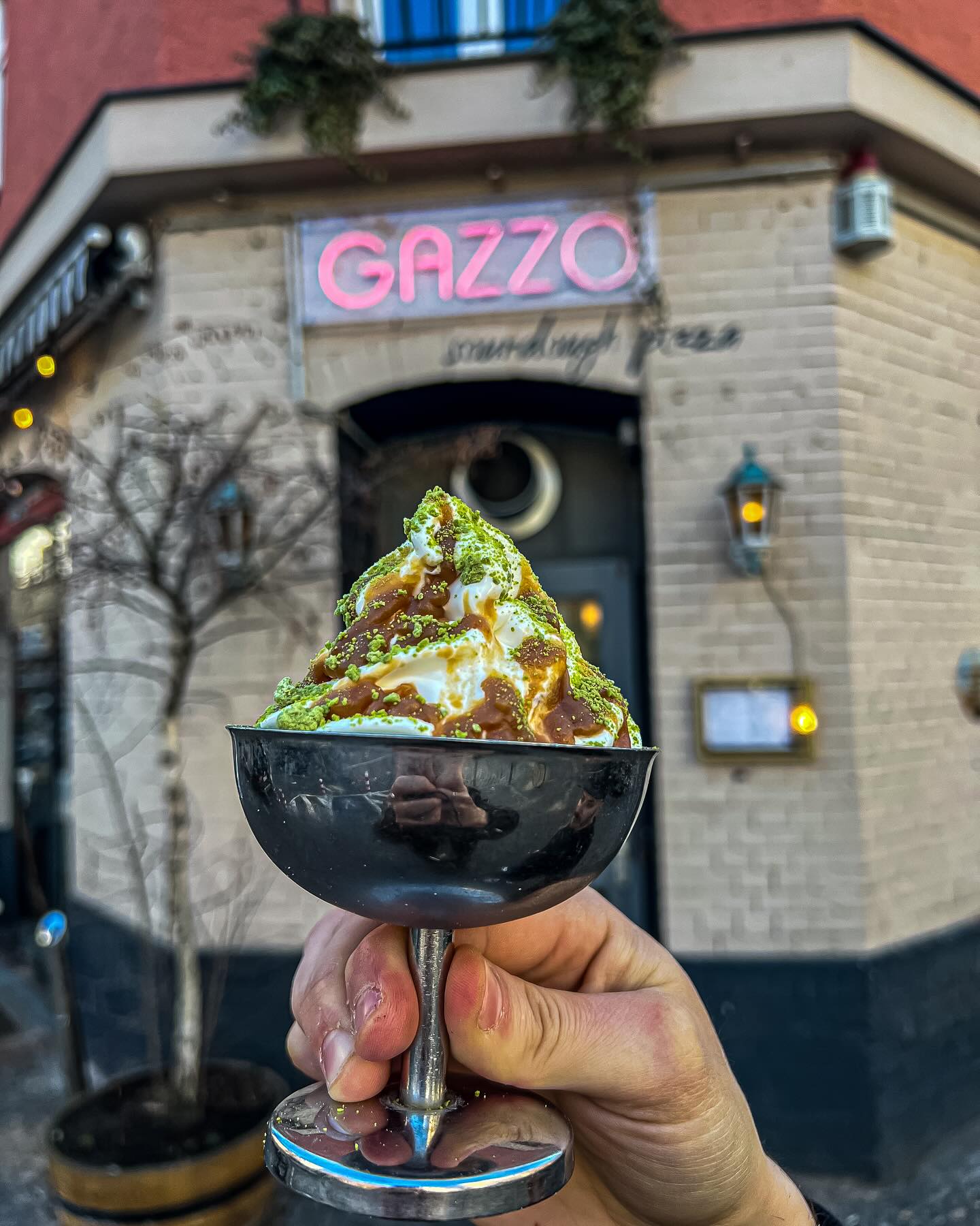 Matcha and miso-caramel special on until Friday 🏃
The funky miso caramel, and the herby and crunchy matcha soil combine really well with the creamy buffalo soft serve 🍦
On until Friday. This weekend, we have a new seasonal special coming up ☀️