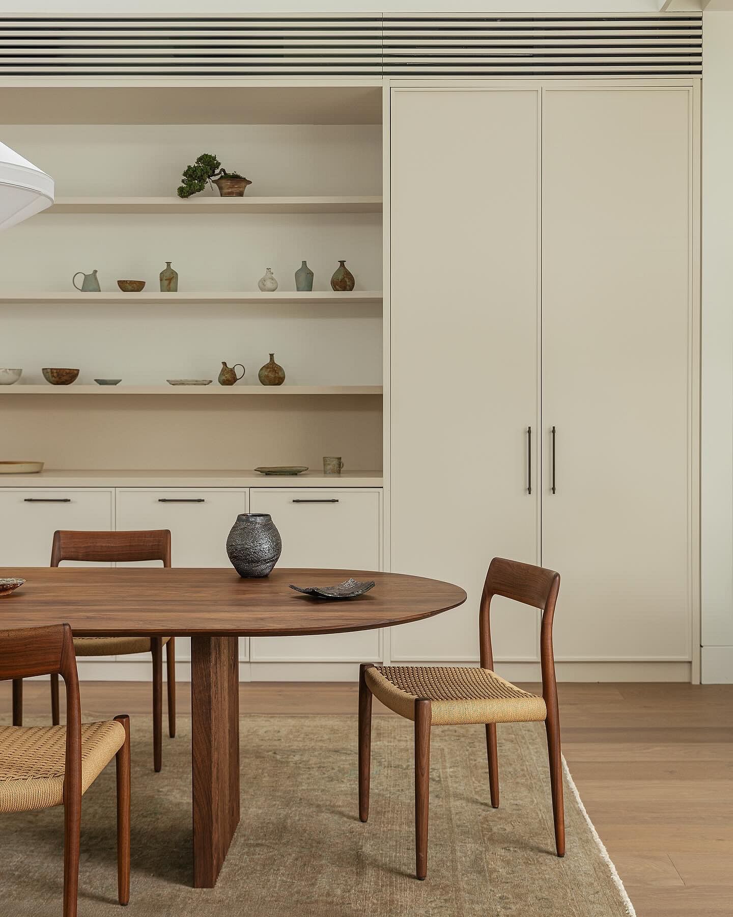 GROVE HOUSE | A project from @greatdanefurniture featuring our Møller 77 side chairs | Styling work from @cadenceandco_ & photographed by @felixmooneeram
Grove House reimagines a beloved Californian Bungalow for a growing family. 🏡✨
Original rooms are refreshed and a new axis leads to a sunlit living pavilion, wrapping a lush garden and sculptural ribbon stair. 🌿🏊♂️
Inspired by Mid-Century Southern California, the design blurs indoors and out — bringing new light, space, and life to a familiar place. 🌞
STYLING EDIT:
@thedeastore
@curatorialandco
@tedodonnell
@artedomus
@cultdesignau
.
.
.
#moller #møller #madeindenmark #danishdesign #interiordesign #midcenturymodern #scandinaviandesign #home #chair #collaboration #photography #architecture #handmade #australia