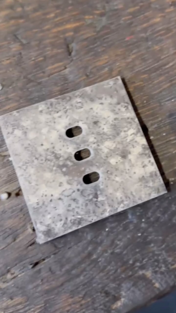 Nous privatisons régulièrement notre showroom parisien pour organiser des ateliers avec des agences d’architecture ou de décoration autour de différentes thématiques, avec les autres maisons du groupe @ateliersdefrance 🎨
N’hésitez pas nous contacter pour organiser une session avec nos équipes 📨
#6ixtes #6ixtesinterrupteurs #interrupteur #ateliersdefrance #savoirfaire #artisanat #artisanatfrancais #artisans #architecture #luxe #decorationinterieur #decoration #interiordesign
#interiordecor #homedecor #design #craftmanship #homedesign #interiorarchitect