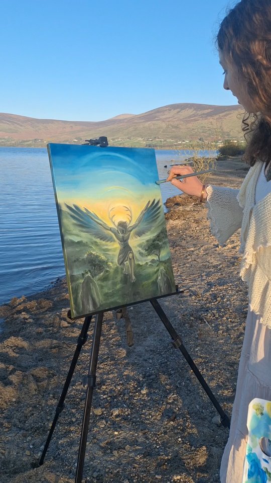 Getting out of my little studio to paint in nature was the best wee idea I've have had in a while! The sunshine charged me up, and the vibrant colours fed into my work! All those beautiful blues and yellows! 💙💛
I wholeheartedly recommend taking an easel or a sketchbook out with you to a beautiful nature spot and just going for it!
Had a number of people come up to see what I was doing and ask me about it, which was actually quite welcome! For me, I love the buzz of painting with other people around. Three beautiful Indian children spent a while with me asking me loads of questions about my art and I feel it really inspired them to get more creative themselves.
Hope this little video inspires you too! ☀️✨️☺️
#wip #workinprogress #painting #paintingprocess #paintinginnature #sunshine #painting #artist #irishartist #inspired #inspiring #mythology #warrior #celticwarrior #sun #irishsun #April #lake #gorse #wicklow #celticart #visionaryart #visionaryartist