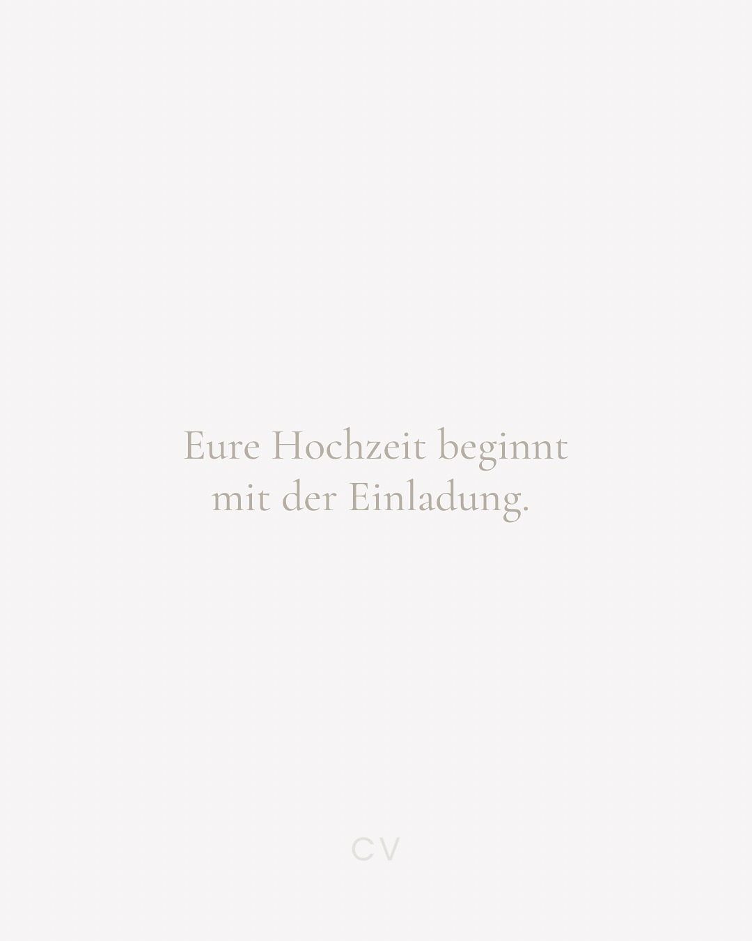 Eure Einladung gibt euren Gästen einen Vorgeschmack auf das, was sie an eurem großen Tag erwartet: Stil, Qualität und Vorfreude. 🤍
Das Design, die Haptik, jedes Detail erzählt bereits eure Geschichte – lange vor eurem großen Tag.
Mit hochwertigen Materialien, liebevoll gestaltetem Design und eurer ganz persönlichen Note schaffen wir einen Moment, den eure Gäste nicht vergessen – weil die Vorfreude beim Öffnen beginnt. 🌸
#hochzeitseinladung #hochzeitspapeterie #weddingdesign #guestexperience