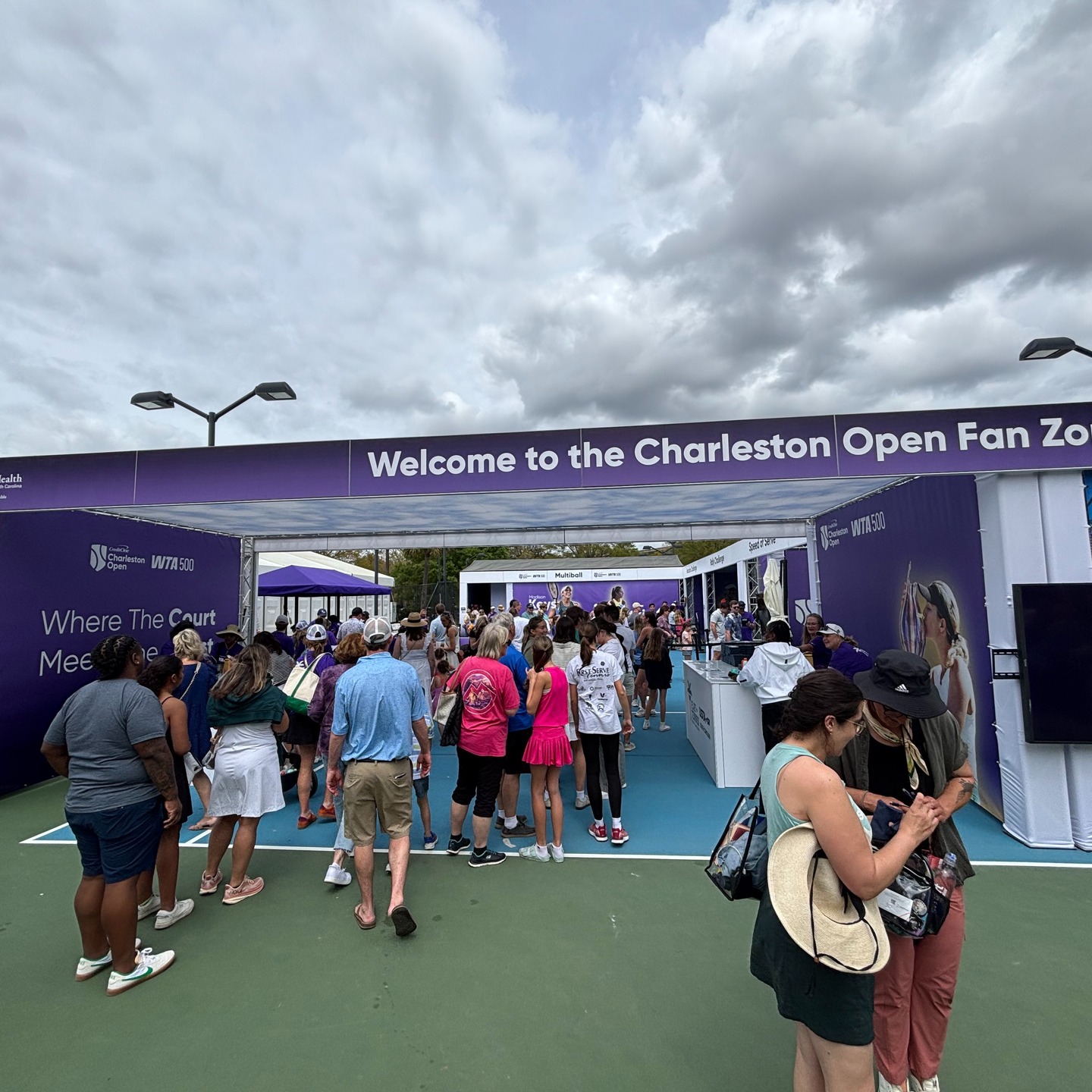 Another busy week for our US teams activating at live events at the Credit One Charleston Open on the WTA and Valero Texas Open on the PGA TOUR ⛳
Swipe to see the action 👉which is your favourite event? Comment below👇
#wta #charleston #southcarolina #tennis #tennisevents #stadium #valero #texas #pgatour #activtaion #creditone #titlesponsor #eventsponsor #golfevents #golftournament #busy #eventmanagement