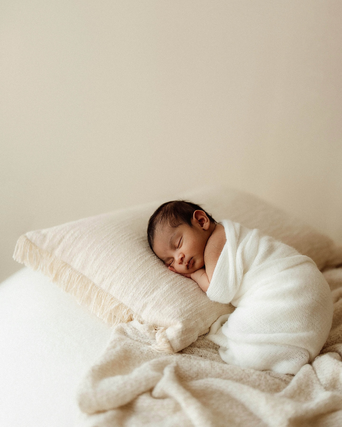 Capturing their second little love ✨ Always so grateful to be invited back to my clients homes at such a precious time