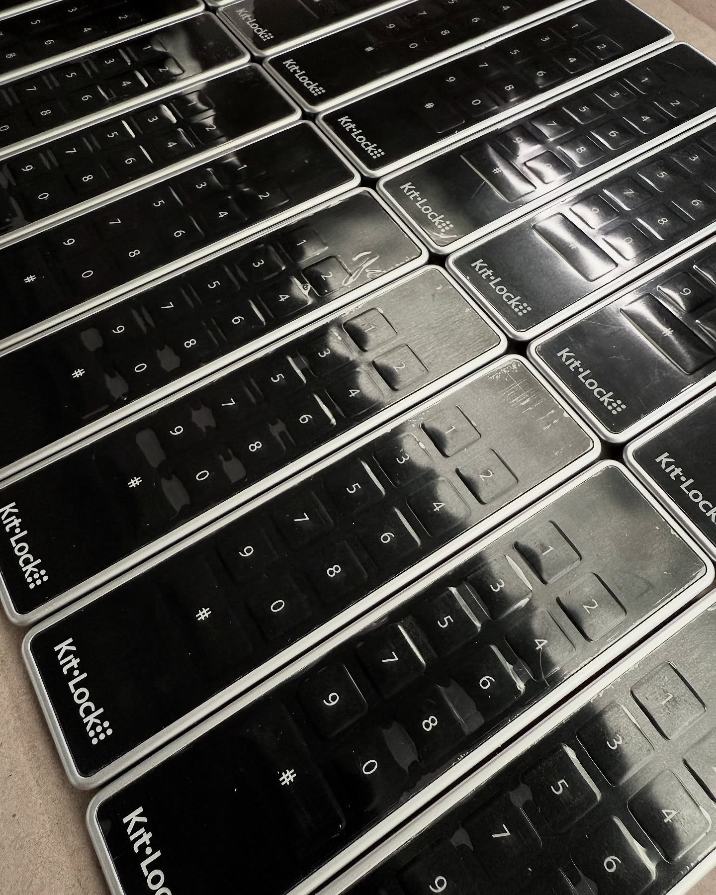 Digital combination locks are a great way to upgrade and add functionality to a locker installation.
Here, we are programming dozens of Kitlock KL1100 Keypad locks for our next big project!
Every lock is set up in-house to either user mode:
1) Private, repeated use (allocated locker)
2) Public, single-use (i.e as a day locker)
User modes can be switched around at any time, plus there are other useful functionalities that can be configured.
Have any questions regarding #lockers ? We’re keen to help!
#lock #digital #upgrade #officeupgrade #officefurniture #storagewall