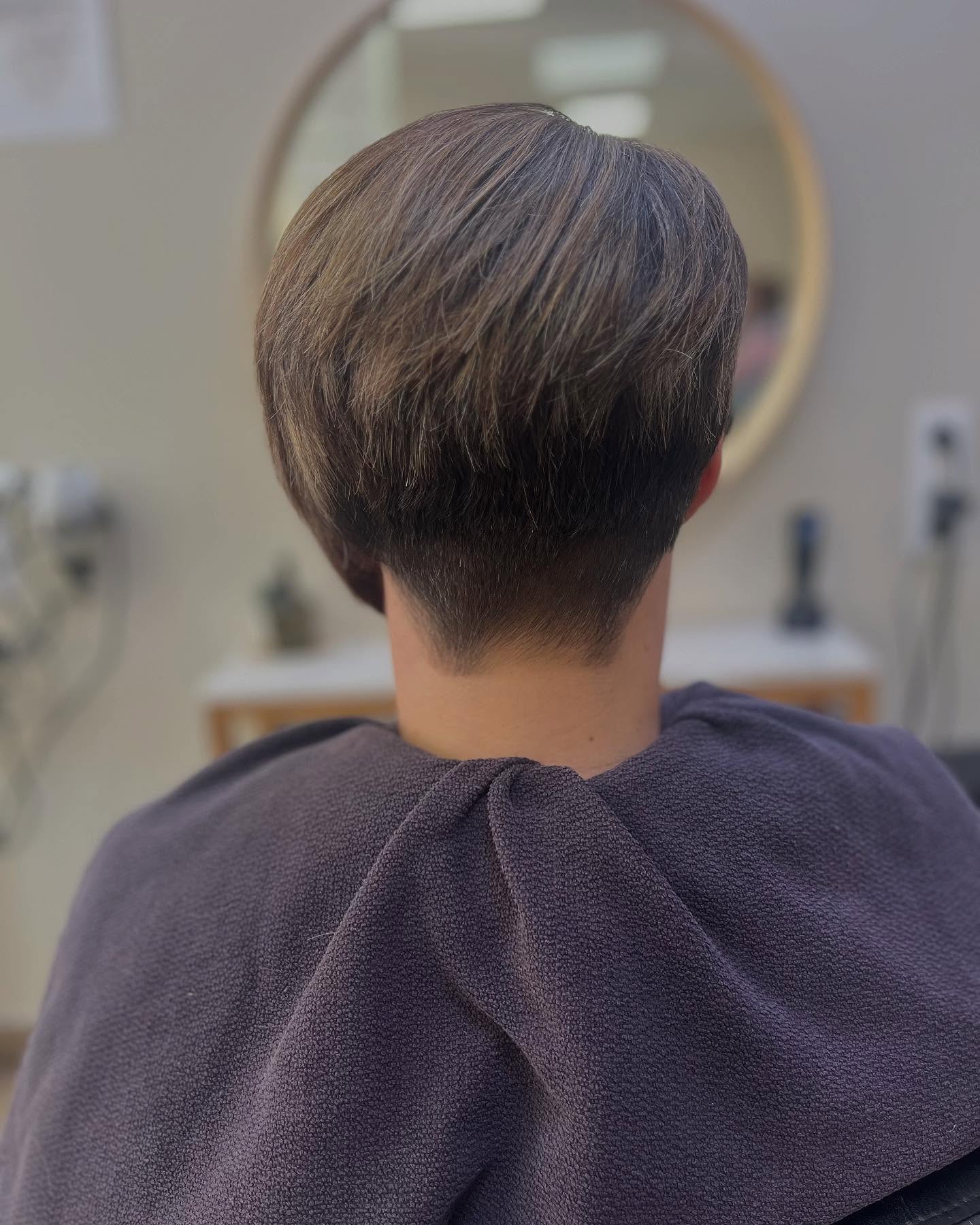 Un avant après qui fait du bien à notre cliente et nous aussi , je me suis régalée sur la coupe 😅