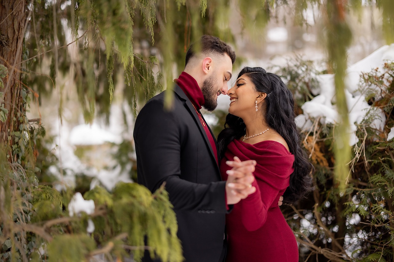 T-minus 1 month until Vaishnavi and Matthew tie the knot ❤️❄️
•
•
•
Photo: @lightcapturestudios
Video: @dreamsenvisioned
Muah: @thiyaabeauty
•
•
•
#mattwedsvaish #LCS #Engagementsession #weddingphotography #torontoweddingvideographer #wedding