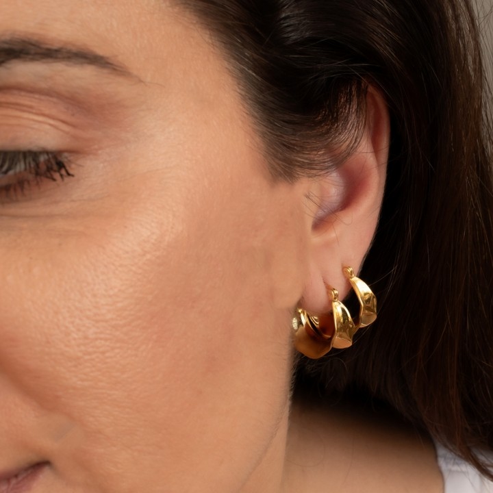 Wear your earrings and let them do the work! 😉
#voltaferre #jewelry #earrings #handmade #handmadejewelry #spring #fashion #woman