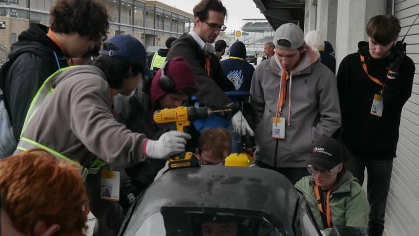 Proud of our lab member Simon @s_tremblay97 , who competed as part of the uOttawa team at the Shell Eco-Marathon!
The team finished 4th overall — huge congrats!
It’s always awesome to see lab folks doing cool things on campus and beyond.
Photo credit: @uosupermileage
#shell #shellecomarathon #lablife #uottawa #greentech #engineering #competition #cheer
