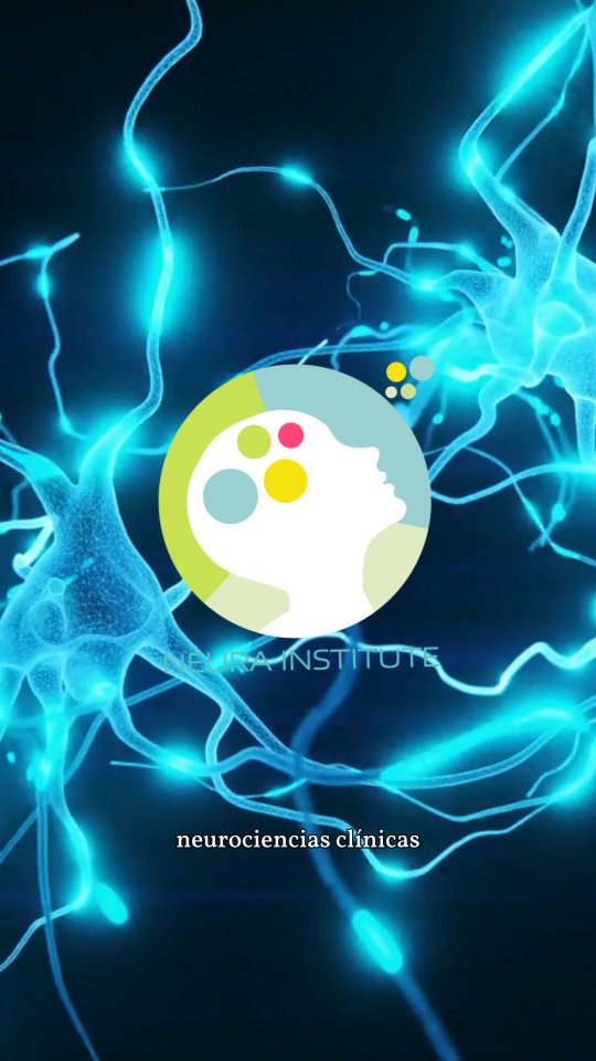 La telemedicina con neurofeedback y neuromodulación utilizando el sistema NeuraFit del Neura Institute permite que un paciente adulto reciba tratamiento desde casa, bajo supervisión clínica especializada.
1. Neurofeedback a distancia:
El paciente utiliza sensores colocados en zonas específicas del cuero cabelludo, según un protocolo personalizado. El sistema capta en tiempo real la actividad cerebral y la convierte en estímulos visuales o auditivos. A través de esta retroalimentación, el paciente aprende a autorregular su actividad cerebral, promoviendo mejoras en funciones como la atención, la autorregulación emocional, el sueño y el manejo del estrés.
2. Neuromodulación remota:
El sistema NeuraFit permite aplicar protocolos de neuromodulación no invasiva de forma segura en casa. Se colocan electrodos en las zonas indicadas y, mediante estimulación eléctrica de baja intensidad, se busca regular la actividad cortical para optimizar funciones cognitivas y emocionales. Cada sesión es autorizada y monitoreada remotamente por el equipo clínico.
3. Supervisión clínica remota:
El paciente se conecta periódicamente por videollamada con el equipo de Neura Institute. Se revisan los avances, se ajustan los protocolos si es necesario y se da acompañamiento profesional. Los datos quedan almacenados en la plataforma segura de NeuraFit, lo que permite un seguimiento personalizado y continuo.
Beneficios del modelo:
Acceso a tratamientos avanzados sin salir de casa.
Mayor adherencia al tratamiento.
Intervención personalizada con base en neurociencia clínica.
Seguimiento clínico cercano y profesional.
Fomenta la autonomía del paciente en su proceso terapéutico.
Limitaciones:
Requiere buena conexión a internet y dispositivos compatibles.
El éxito depende en parte de la adherencia y constancia del paciente.
No sustituye el acompañamiento médico presencial en casos agudos o con comorbilidades complejas.
Este modelo representa una opción innovadora, cómoda y eficaz para adultos que buscan mejorar su bienestar cognitivo y emocional a través de intervenciones basadas en evidencia científica.