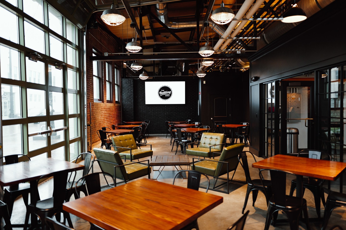 Private party? Corporate crew? Big birthday energy? The Bottling Room at The Garage Food Hall is your go-to for good times bottled up just for you. 🙌
With space for up to 65 guests, Garage gift cards to use at 20+ food + drink spots, and seats ready and waiting—this is group dining made easy.
🎉 Host your next event in the heart of @bottleworksindy. Contact our team to book today at the link in bio!