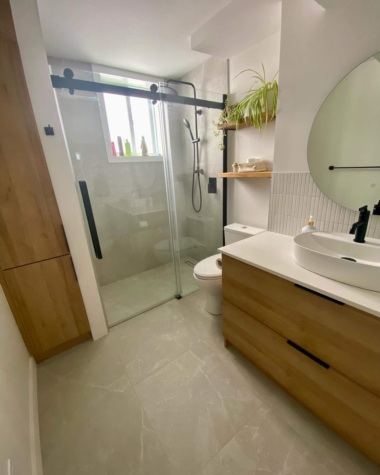 Salle de bain que nous avons terminér l’année dernière, nos clients sont vraiment satisfait de leur belle douche italienne. #constructionvcm #salledebain #doucheitalienne #entrepreneurgeneral #renovation