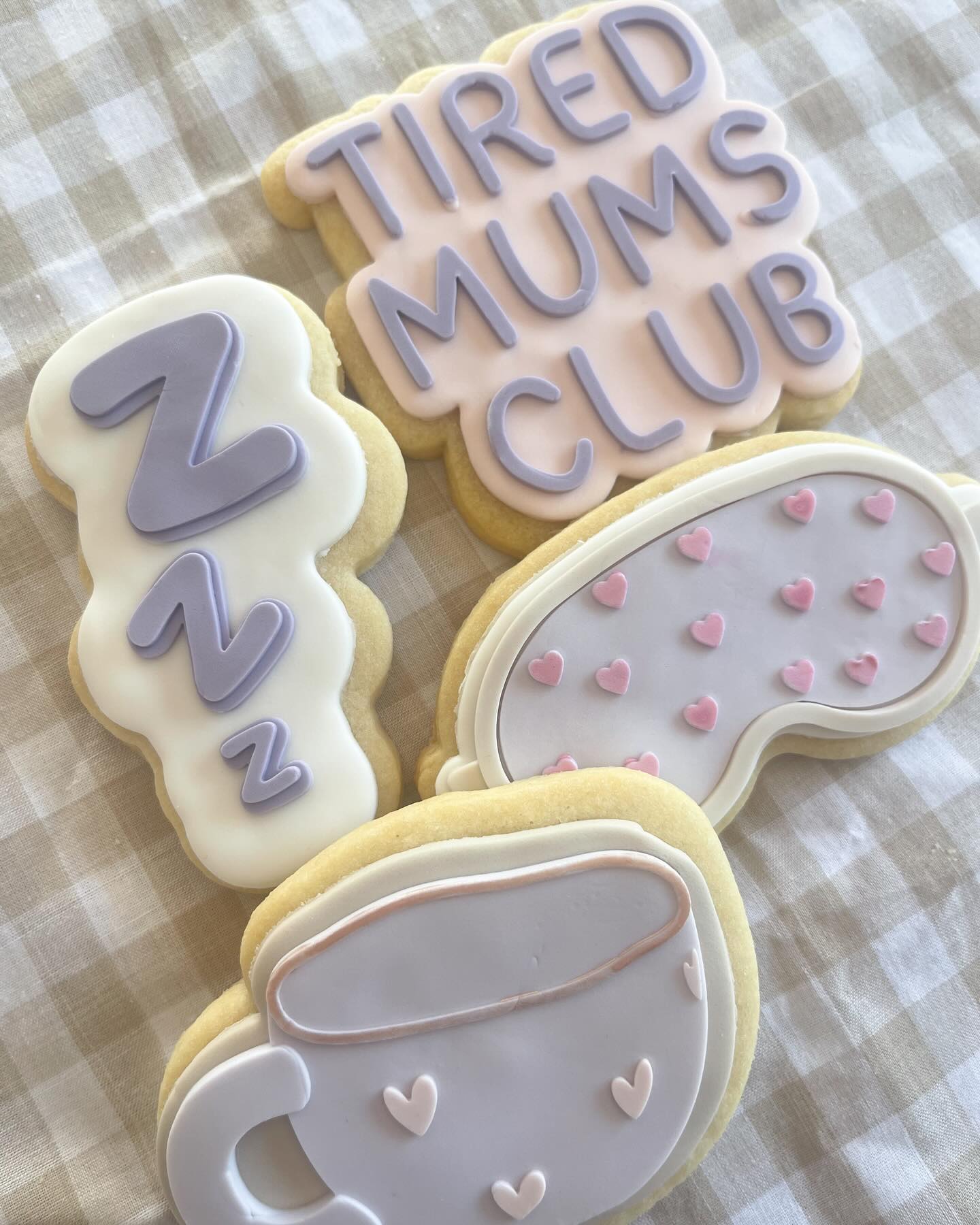 SBE Mother’s Day collection ~ Tired Mums Club edition 😴 💤☕️
#stampedbyel #cookiestamps #cookieembossers #cookiedebossers #cookiesupplies #sugarcookiesupplies #fondantcookies #smallbusiness #shopsmallbusiness #alburywodongabusiness #bakingsupplies