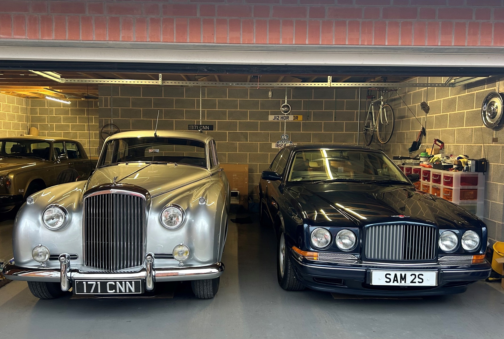 Stable mates!
#lentonlimousines