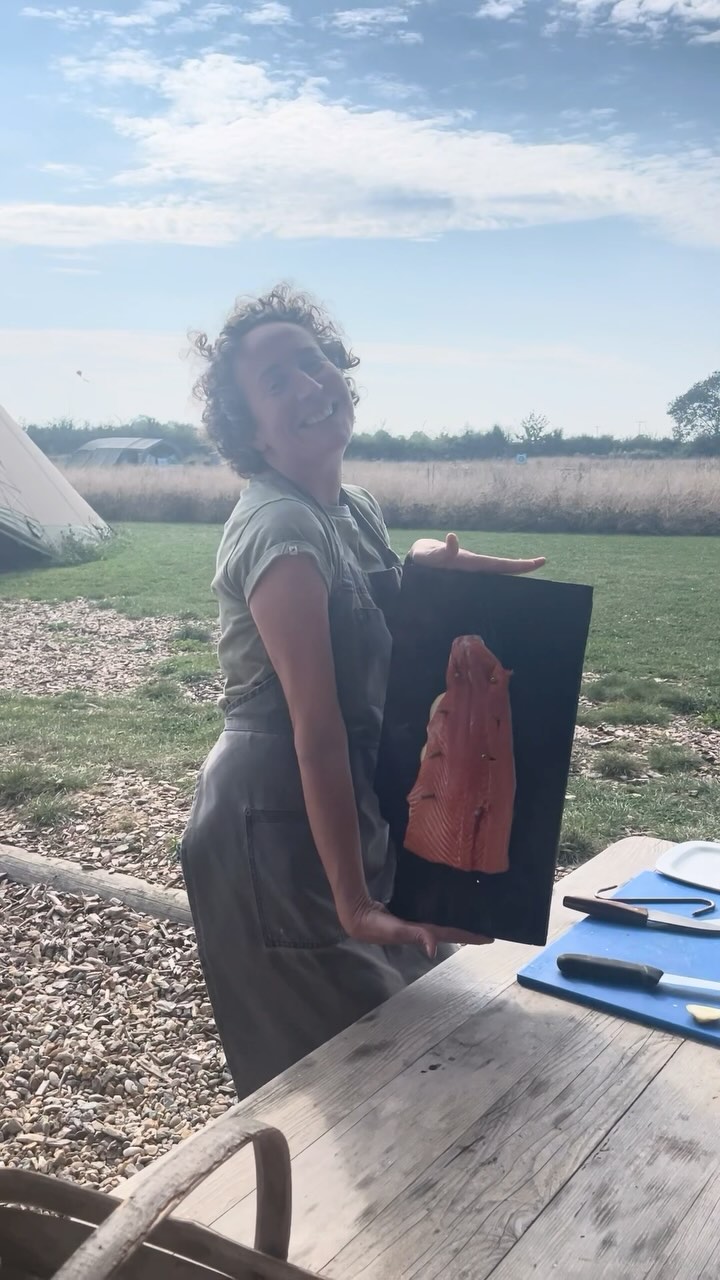 🥘 🖌️ 🌿 We are having so much fun on our workshop weekends and our April one is just two weeks away! So if you want to take your Woodfire cooking, foraging or folk painting to the next level this is your last chance before summer! 🔥 🎨 🧺
We only have a couple of spots left on our April dates and booking will close on the 22nd of April! You know where to find the details 👀
#suffolkcoast #woodfirecooking #suffolkworkshops #suffolkfood #thesuffolkcoast #woodfirecooking