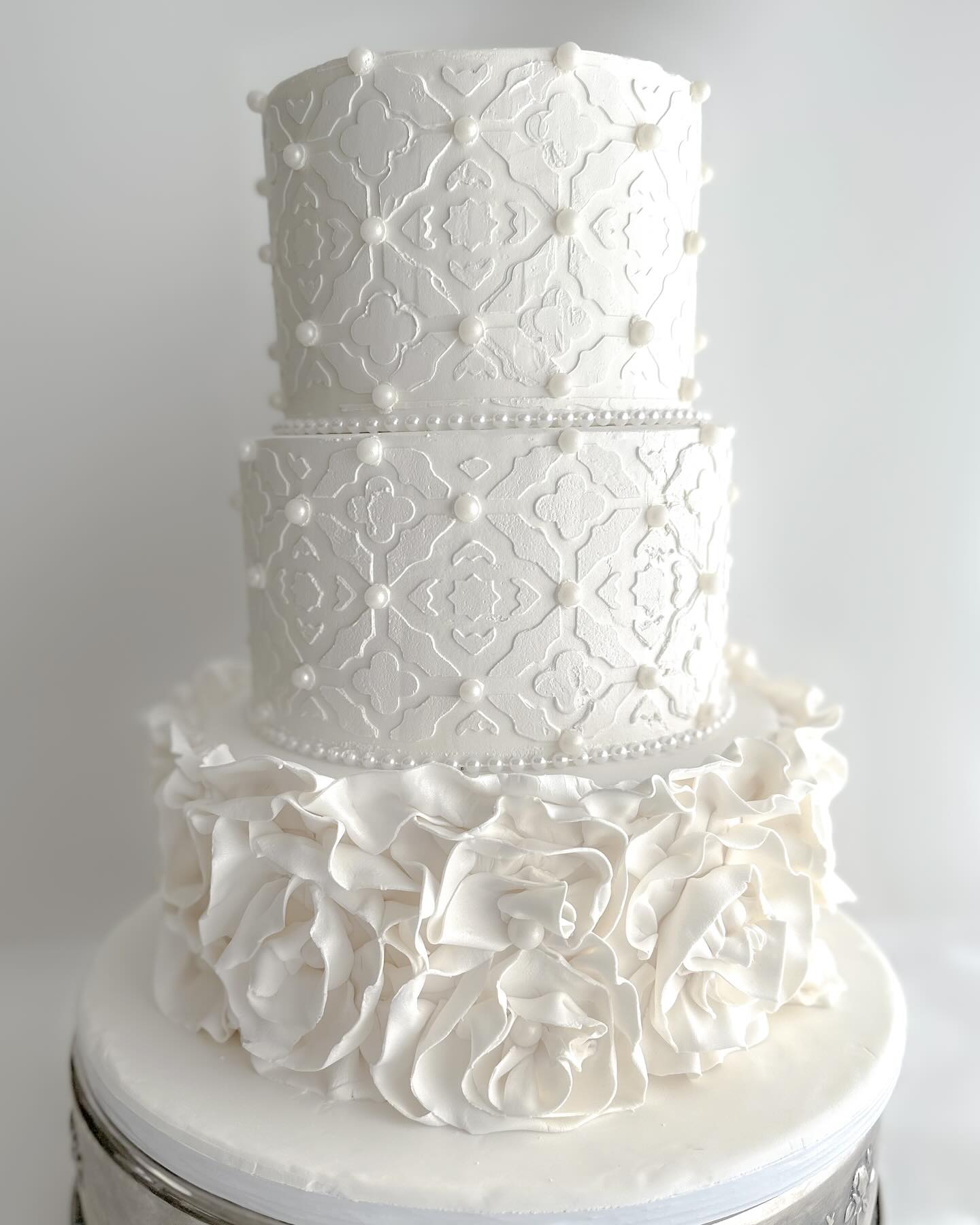 It was an absolute honor to be a Wish Granter for such an amazing couple. Thank you @atlasteventplanning & @wishuponawedding for allowing us to be a part of such an unforgettable day!
📸: @shutteredlightphotography