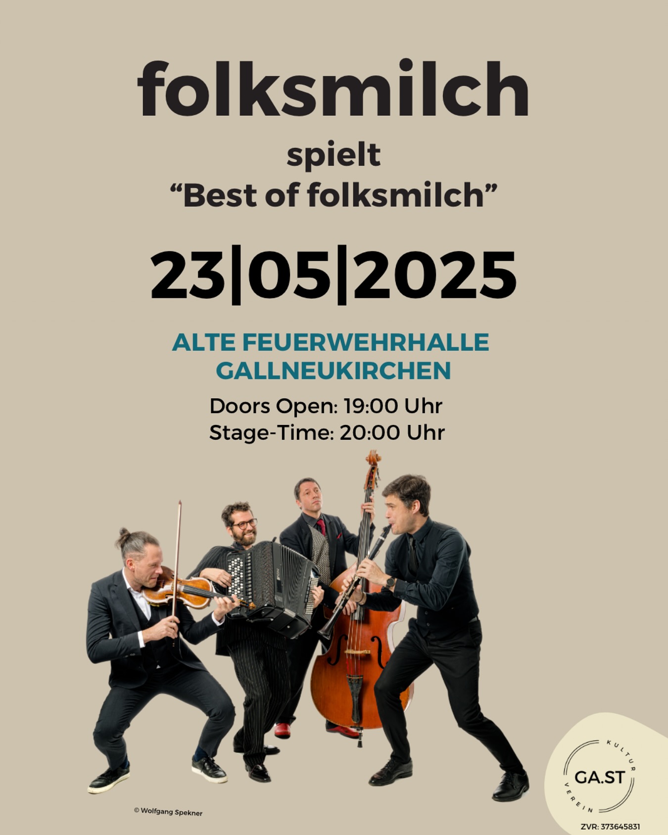 🎻folksmilch – Best of folksmilch! 🎶
Feiert mit uns 20 Jahre folksmilch! Von steirischer Volksmusik über Tango, Jazz und
Schlager bis hin zu humorvollen Coverversionen – dieses Jubiläumsprogramm vereint die
Highlights der letzten zwei Jahrzehnte. ✨
🗓️ 23|05|25
⏰ Doors open: 19:00 | Stage Time: 20:00
📍 Alte Feuerwehrhalle Gallneukirchen
Freut euch auf einen Abend voller Spielfreude, grandioser Melodien und einzigartiger
Stimmung – mit der Originalbesetzung & dem Klarinettisten Milos Milojevic.
@altefeuerwehrhalle
#Folksmilch #KulturvereinGast #altefeuerwehrhallegallneukirchen