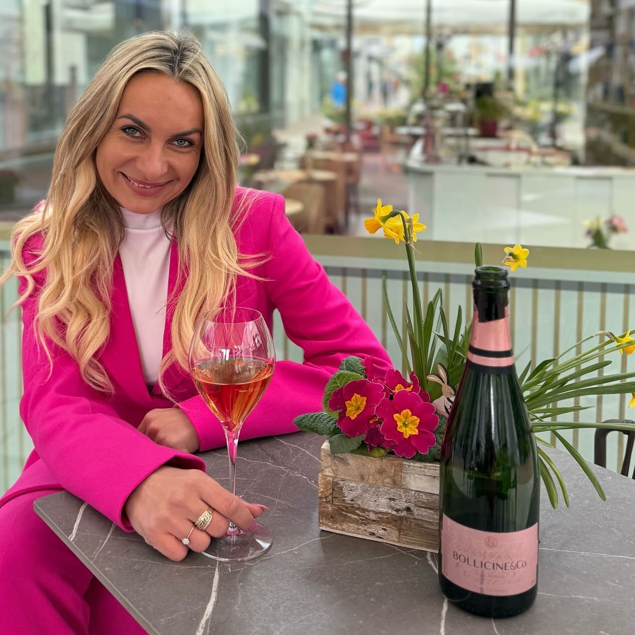 🌸✨ Spring Awakening with Bolliccine Rosé! ✨🌸
Celebrate the beautiful days of spring with our exquisite Bolliccine Rosé Champagne! 🍾💖
This refreshing Rosé Champagne combines fine bubbles with a fruity bouquet of juicy berries and floral aromas – the perfect companion for sunny afternoons and joyful occasions! 🌷🥂
Whether as an aperitif or paired with light spring dishes, Bolliccine Rosé brings the taste of spring right to your glass. Enjoy the joy of life and create unforgettable moments with friends and family! 🌞🍽️
👉 Cheers to the beauty of this time of year! See you in our Stores
@ingolstadtvillage @noventadipiavedesigneroutlet @outletcity_metzingen @serravalledesigneroutlet @mcarthurglenparisgiverny