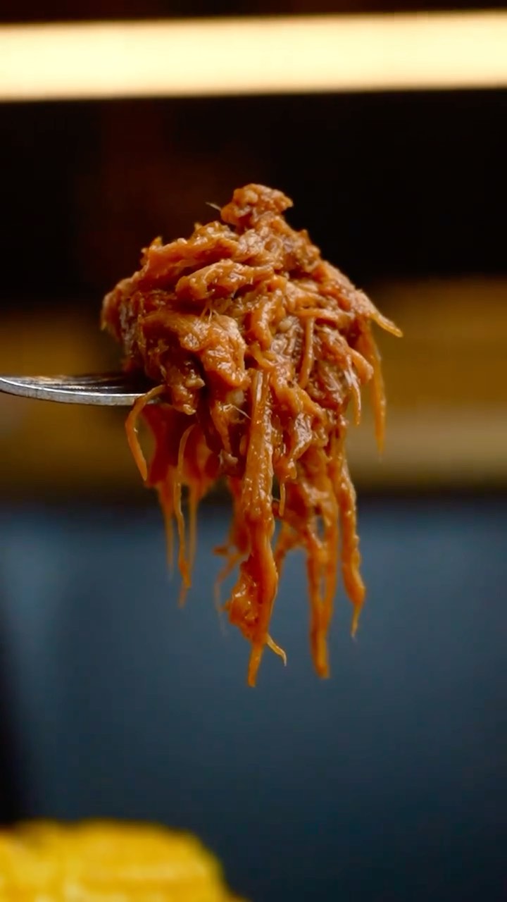 LOW ‘N’ SLOW PULLED PORK 🙌
#KnutsfordEats #CheshireFoodie #KnutsfordFood #CheshireEats #KnutsfordRestaurants #CheshireSmokehouse #LowAndSlow #PulledPorkLovers #SmokehouseVibes #BBQInCheshire #FoodieFinds #FoodVideo #MeatLovers #SlowCookedGoodness #FoodieUK #BBQLovers #Foodstagram #InstaBBQ #GrillLife #TastyVisuals