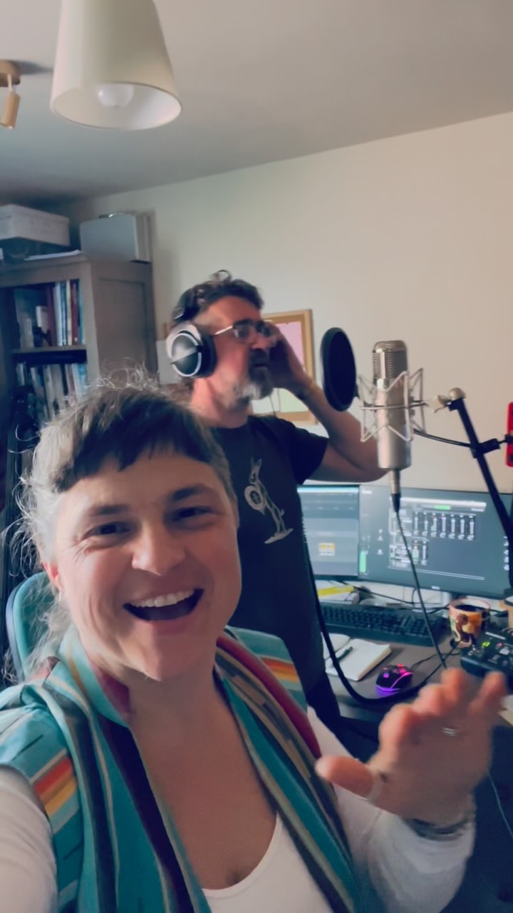 🎶 Getting down with some vocals on my new track “One Voice” with @ludophono
#onevoice #newrelease #malevocals #musicismedicine #inthestudio