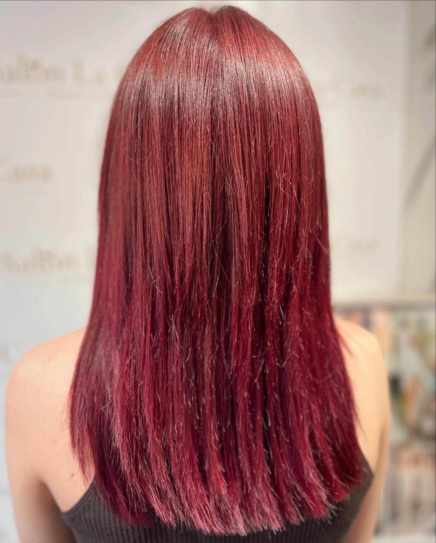 Guten Morgen ☀️ so bringen wir mal etwas Farbe in unseren Feed, was sagt ihr denn zu der Typveränderung ?! 😁
#newcolor #newhair #vorhernachhertransformation #beforeandafter #redhead #redhair #haircolor