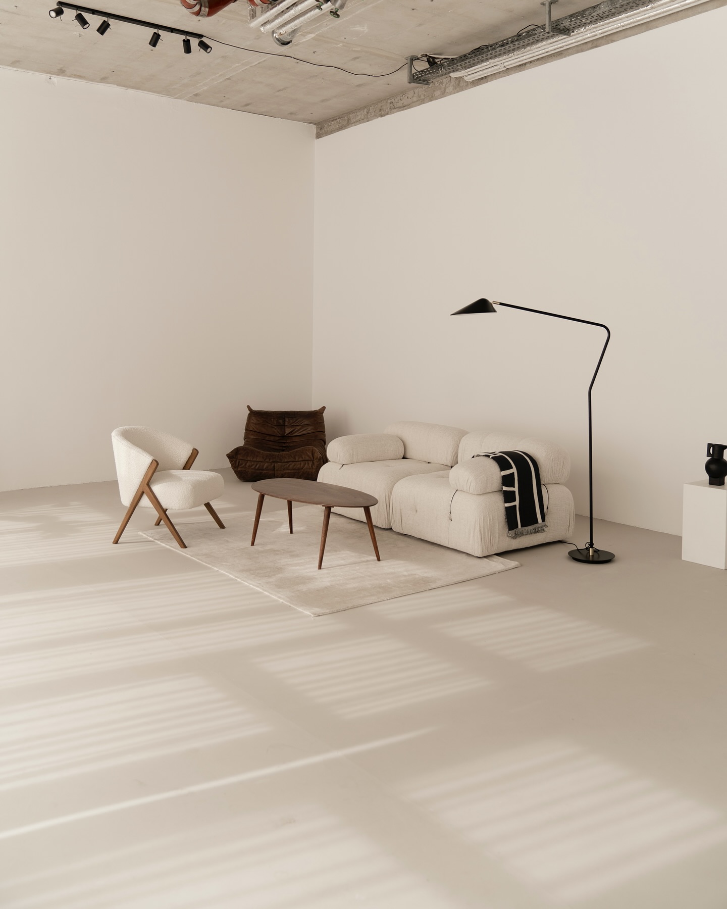 If you are looking for the best sunlight for your next pictures, we have it ☀️
#loungestudio #fotostudio #fotostudioberlin #berlin #photography #daylightstudio #daylight #loungestudioberlin #sunlight