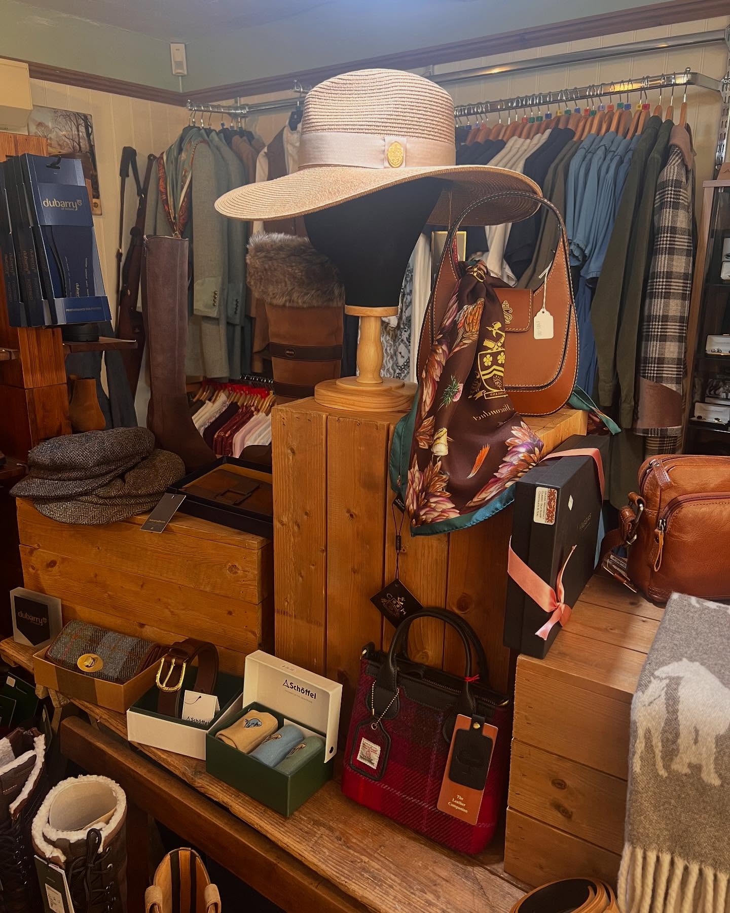 Define your style with the must-have accessories.
#hicksandbrown #clarehaggas #welligogs #dubarry #heather #ashwoodleatherbags #harristweed #silkscarfs #scarfring #woolscarf #leather #purses #bamboosocks #leatherbelts #schöffel #cotswolds