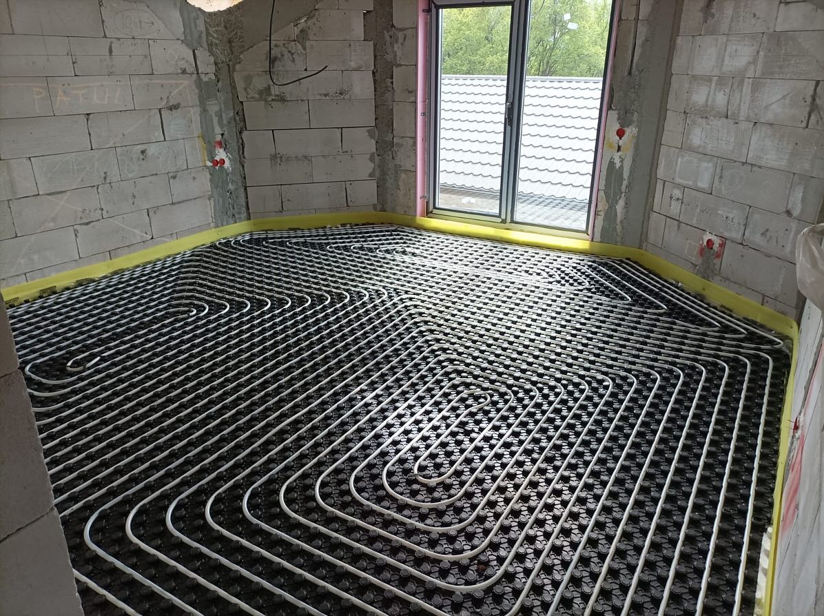 Incalzire in pardoseala #Uponor
#plumberslife #ferro #comisa #valrom #underfloorheating