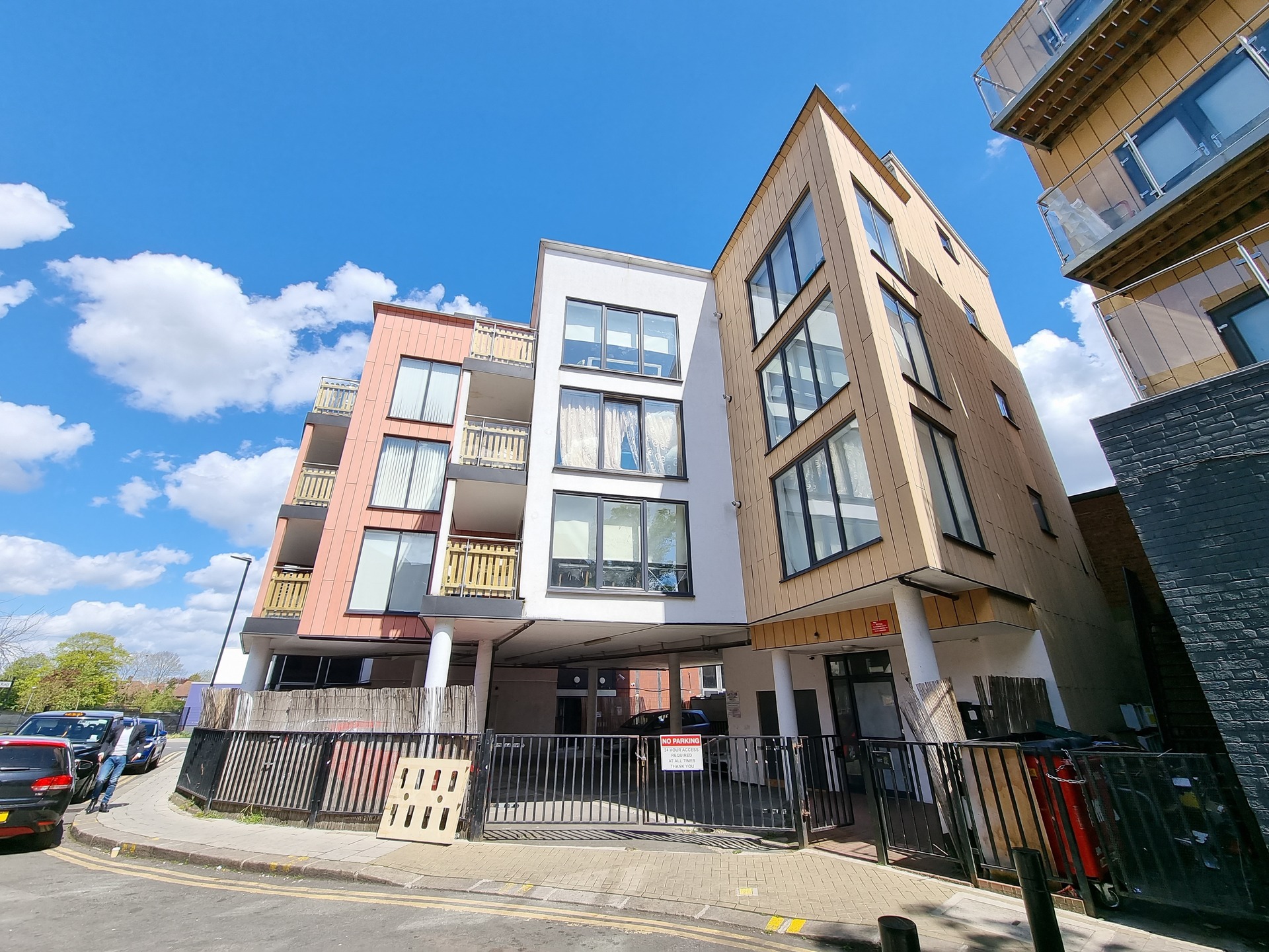 New Instruction!!
Freehold Residential Investment
Radalco House Saddlers Place, Hounslow, TW3 1AN
Comprises a self contained modern block of seven self contained flats arranged over first, second, third and fourth floors together with the benefit of seven car parking spaces. The flats are split up to provide 4x2 beds and 3x1 beds, flats are in good decorative condition and currently let to Capital Homes and Estates Limited. There is a possibility that full vacant possession can be granted upon completion.
5,000 Sqft (464.5 Sqm)
Freehold for Sale.