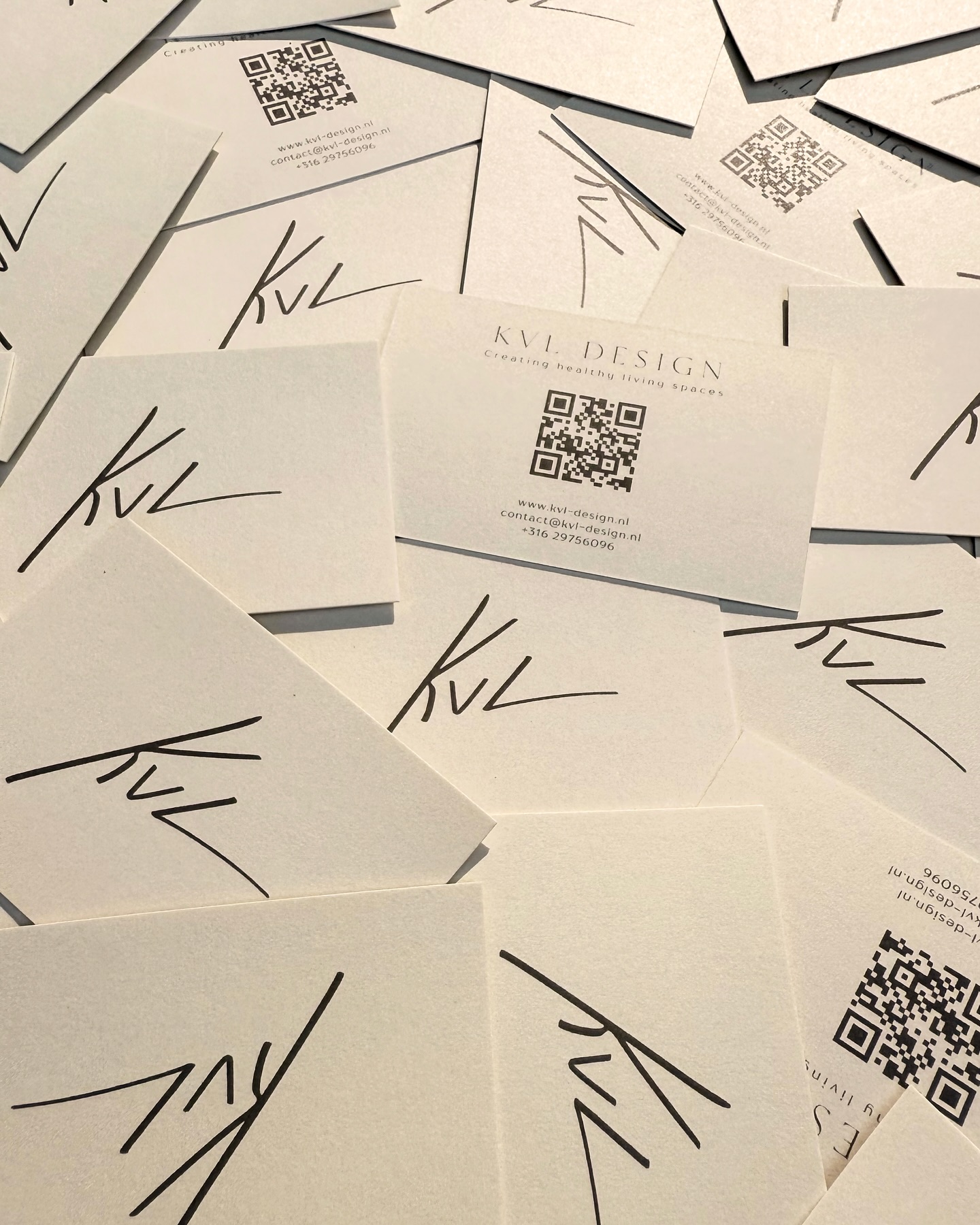 Of course, my cards are made of bamboo! 😋🌿
#sustainabledesign #ecofriendly #greenliving #duurzaamdesign #groenleven #bamboo #ecobusiness #duurzamekeuze #greenbusiness #sustainability #businesscarddesign #visitekaartjes #vistaprint