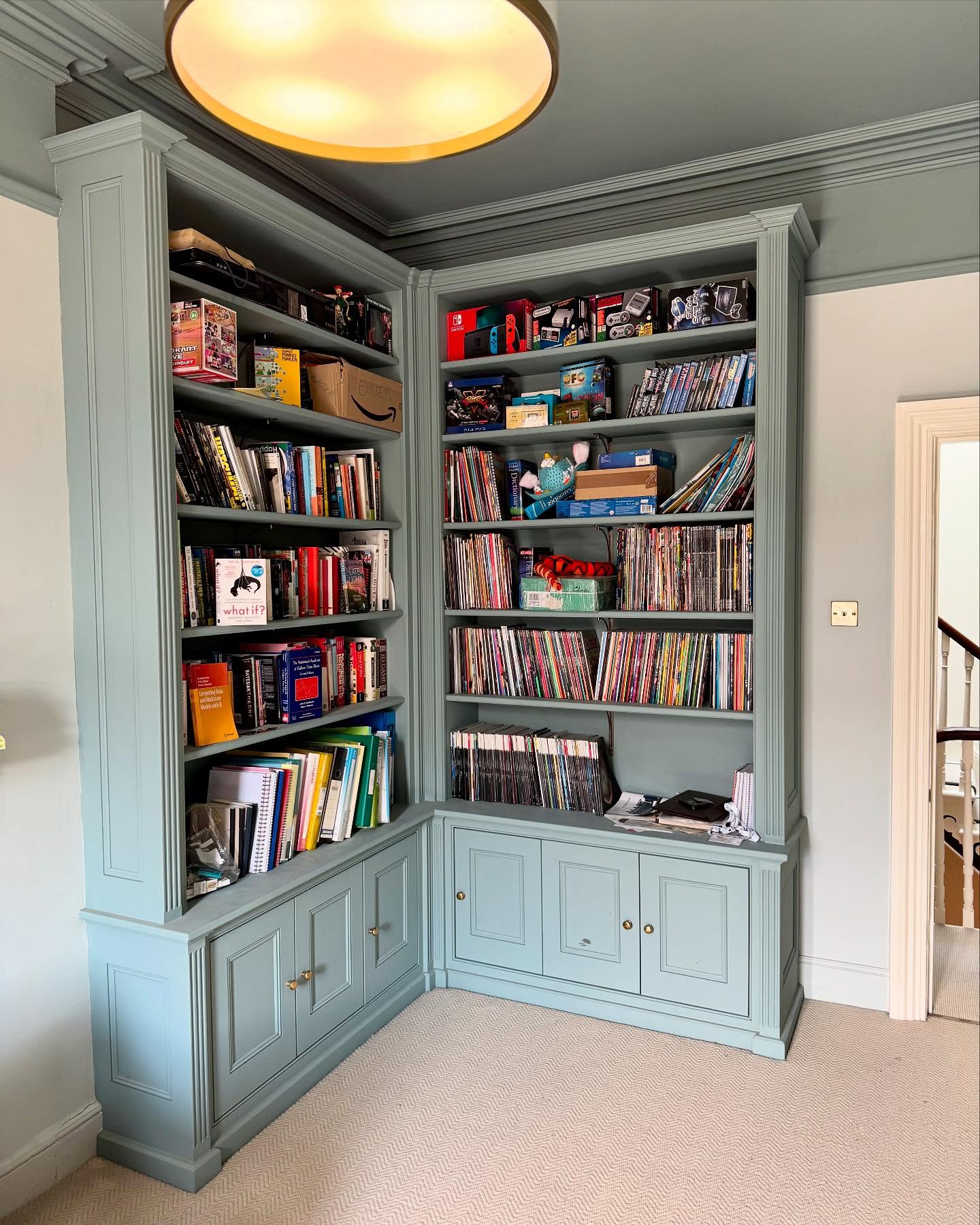 Just some photos of an office shelving/dresser unit built a while back - all painted up, filled with lots of cool stuff (big Nintendo fan too) and looking lovely. Built with one of me best mates @carve.carpentry for one of the best clients. Lovely stuff all round #bespoke #bespokecarpentry #bespokefurnituredesign #bristol #bath #carpentry #storage #office #officedesign #shelving #home #joinery
