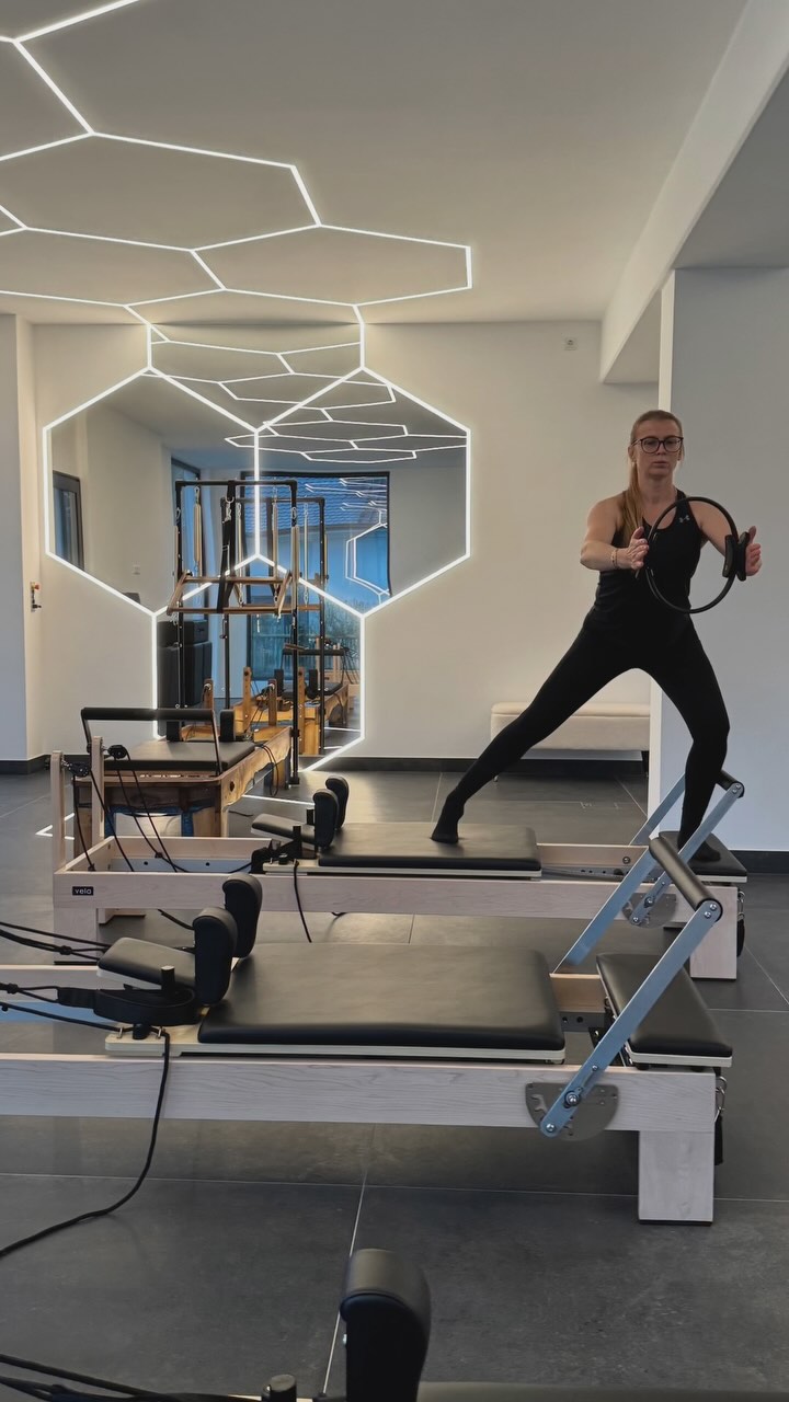 ZOE sports & performance in Grünwald / München ist online. Jetzt buchen unter www.zoe-sports.com #grünwald #pilates #sport #reformer #goodvibes #spring #münchen #zoesports #viral