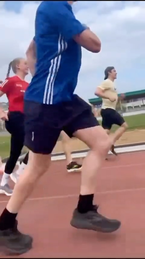 Trainingslager-Start in Spanien!
Mit Power, Teamgeist und jeder Menge Sonne sind wir in den ersten Tag des Trainingslagers gestartet. Ein riesiges Dankeschön an unseren Förderverein für die großartige Unterstützung – dank euch sind wir hier!
#lloretdemar #leichtathletik
#trackandfield #roadtosuccess