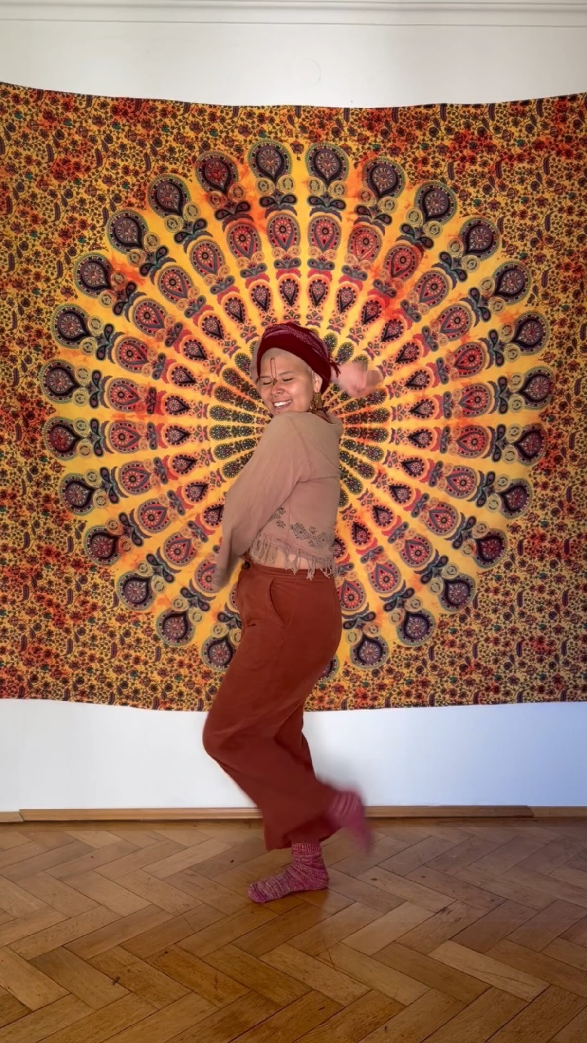 Let’s flow to the rhythm of Mother Earth 🌍 with cacao in the heart and dancing light codes as medicine ✨🍫💃.
Amor, Mayu 🤎✨
#ecstaticdance #ixcacao #flowmovement #medicinewoman #cacaolover #enjoylife #dance #soundhealing #mayudelavida #ceremonialist