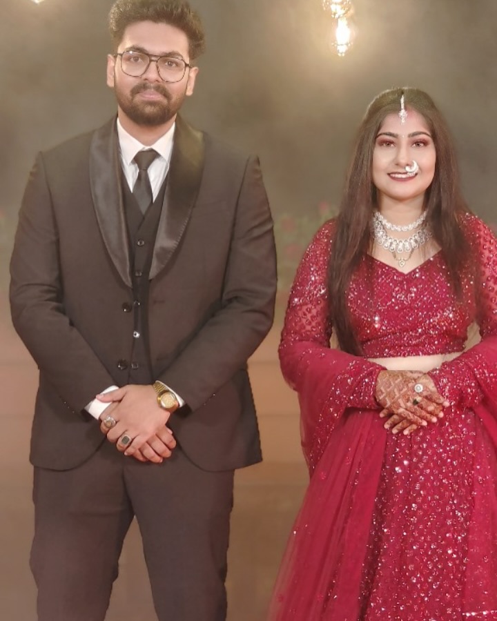 Bride and groom very close to my heart โค๏ธ
#mybride #mycreation #keralaweddingstyles #keralabridalmakeup #keralaweddingtrends #bridal #receptionmakeup