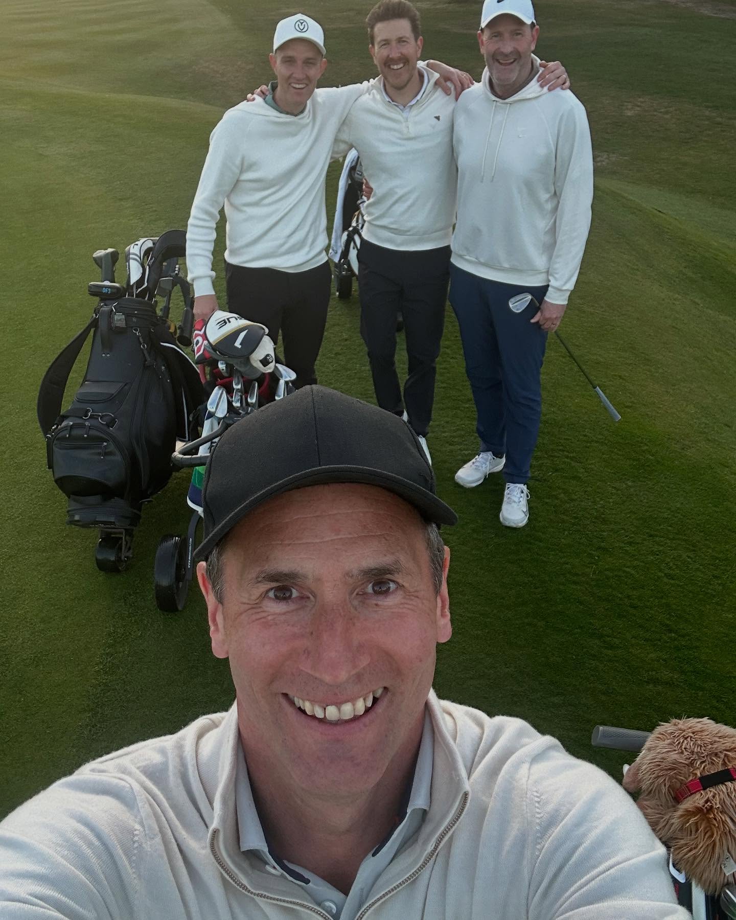 My comeback game after 5 months on the bench with @hughmarrcoaching, Duncan and my partner Alex. The white jumpers was uncoordinated and a little weird. @worplesdongolfclub was in great nick and running firm and fast. The power of low expectations helped my game and it was much fun. Fingers crossed more golf to come.