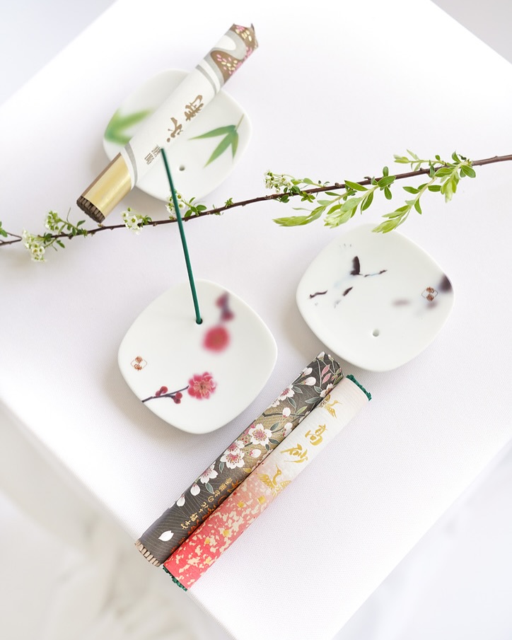 KOH – L’art japonais de l’encens
Plus qu’un simple parfum, le Koh est une invitation à ralentir, à se recentrer, à savourer l’instant. Un rituel délicat, empreint de sérénité et de tradition… Je vous en dis plus demain.
📸 @cocosconcept_
#encenskoh #encensjaponais #maeko #ralentir #savourer #fleuriste #conceptsore #bouquets #narbonne